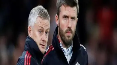 我国1月底外汇储备突破3.2万亿美元